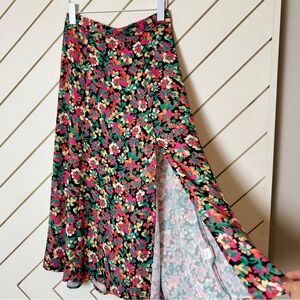 RESA | Floral Skatie Skirt with Slit | Size S